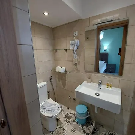 Mavra Aparthotel