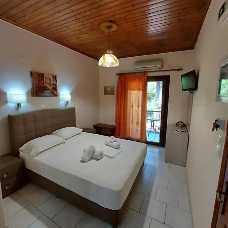 Mavra Aparthotel