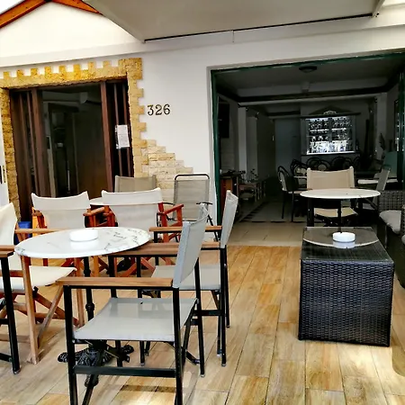 Mavra Aparthotel 3*