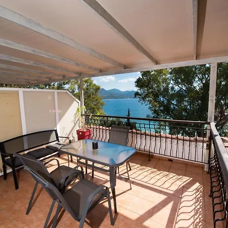 Mavra 2* Lygia (Lefkada)