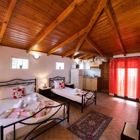 Aparthotel Mavra 2*